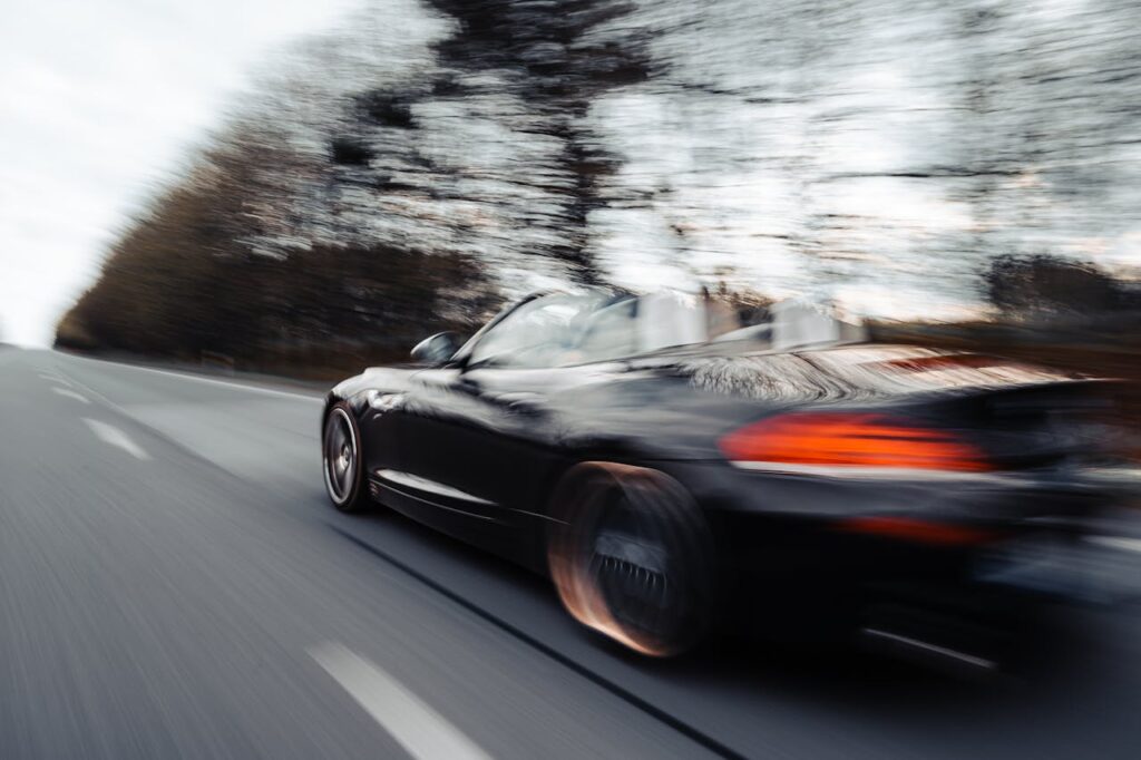 snelheidsovertreding te hard rijden 30 km 50 km/u te hoge snelheid rijbewijs advocaat strafrecht boete