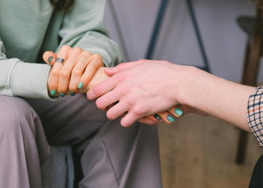 Mediator in gesprek met cliënt tijdens een mediationtraject in Etten-Leur